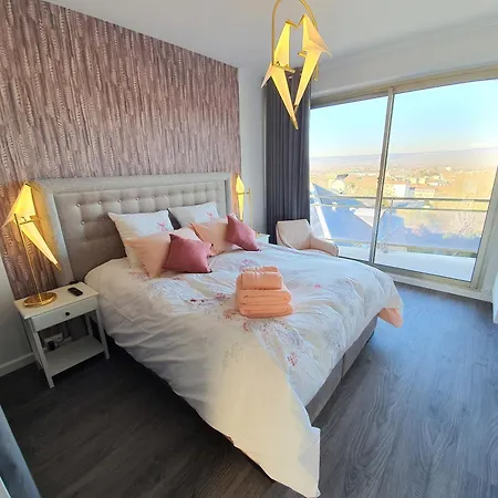 L'epopee Panoramique - Parking - Avenue De Champagne -