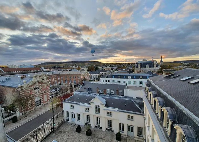 L'epopee Panoramique - Parking - Avenue De Champagne - Lägenhet Épernay